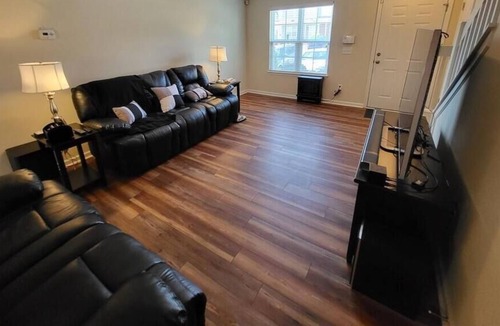Greensboro House | Stylish, Cozy Corporate Townhome with Pool!
