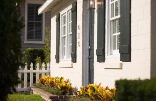 Downtown House | Stylish Downtown Cottage - Prime Historic Location