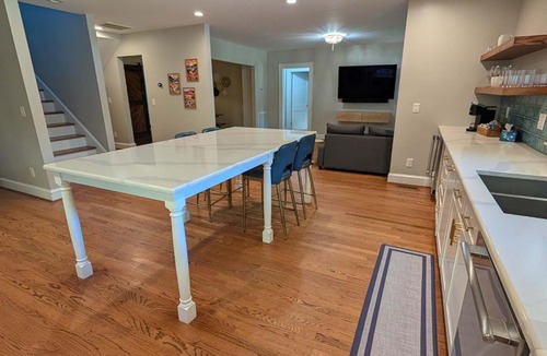 Durham House | Stylish Durham Retreat - Walkable Sleeps 6