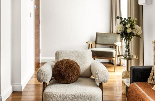 Royal Borough of Kensington and Chelsea Apartment | Stylish Flat Close to Hyde Park AC