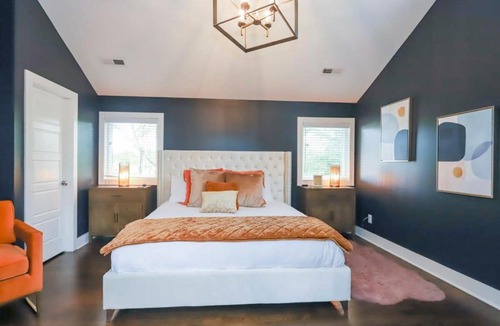 Historic Waverly House | Stylish Home for 12 8th Ave South 6 Beds