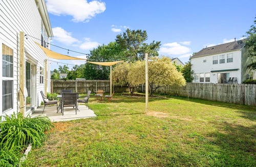Fuquay-Varina House | Stylish Home Pet-Friendly 3BR 3BA Private Fence Backyard