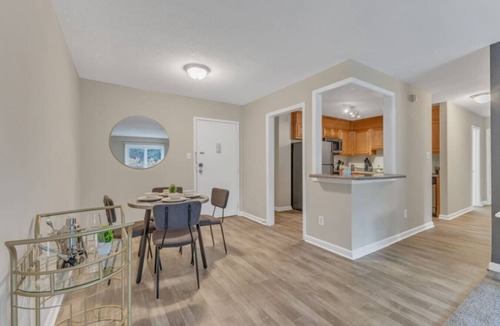 Crabtree Apartment | Stylish King 2BR Suite—in Crabtree Valley Raleigh!