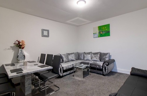 Newcastle-upon-Tyne Apartment | Stylish Maisonette Newcastle - Pass the Keys