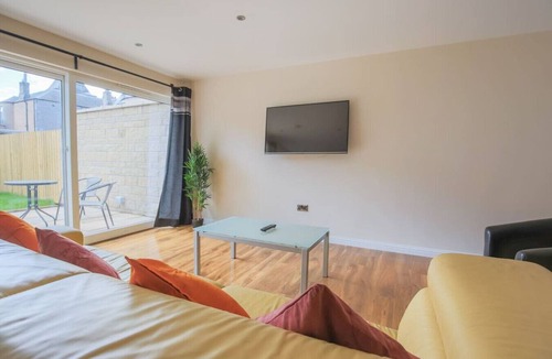 Newington Apartment | Stylish modern newly built apartment