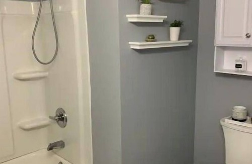 Greensboro House | Stylish One Bedroom home 5 min away from Downtown.