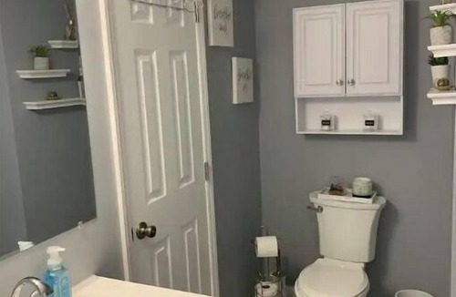 Greensboro House | Stylish One Bedroom home 5 min away from Downtown.