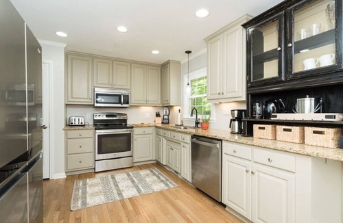 Cary House | Stylish Ranch- less than a mile from downtown Cary