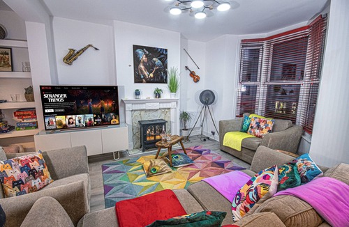 Montpelier Apartment | Stylish Super Central Modern Townhouse Retreat