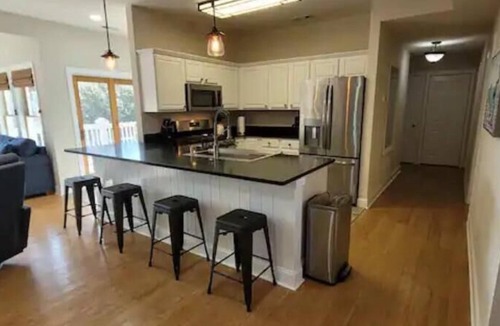 Manteo Condo | Stylish Waterfront/Marina Condo