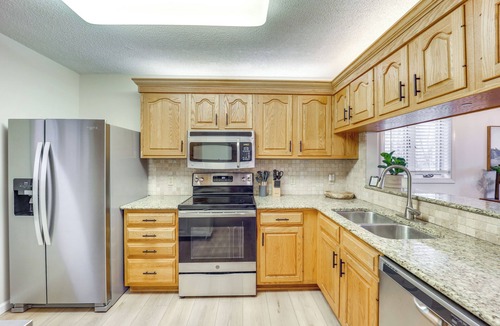 Sugar Mountain House | Sugar Mtn: Townhome w/Hot Tub: ‘Sugarcane Chalet'