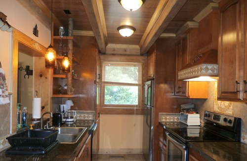 Maggie Valley Cabin | Sugar Plum Cabin - Beautiful leaf & Mountain View, Kids Ski FREE, Holiday FUN