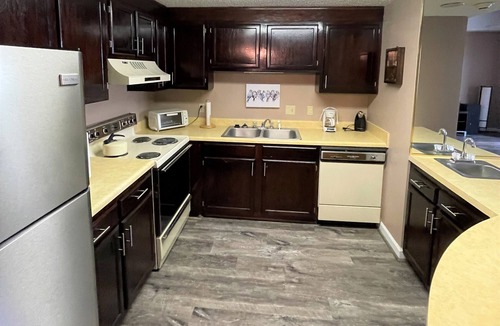 Sugar Mountain Condo | Sugar Top 2805 on 8th floor features slope views. Rented by Sugar Mtn Lodging