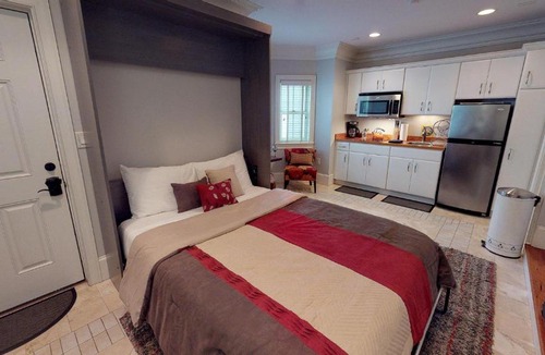 Historic District - North Apartment | Suite Escape