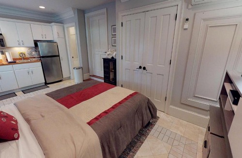 Historic District - North Apartment | Suite Escape