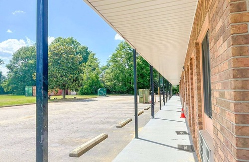 Louisville Apartment | Suite - King Bed|Non - Smoking