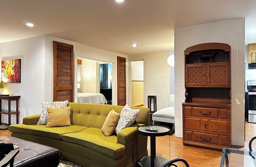 Madison Apartment | "SUITE LINDA" walk-out suite in a park setting