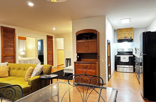 Madison Apartment | "SUITE LINDA" walk-out suite in a park setting