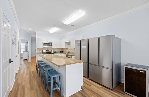 Ash Condo | Summer Discounts! Ocean Views! Watch the waves roll in! Pool, Hot Tub, Grill!
