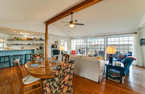 New Concord House | Summer Getaway on Kentucky Lake w/Private Dock