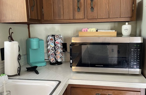 Cadiz Cabin | Summer Lake Fun at Cozy Blue Cabin – Prime Fishing & Boating on Lake Barkley!