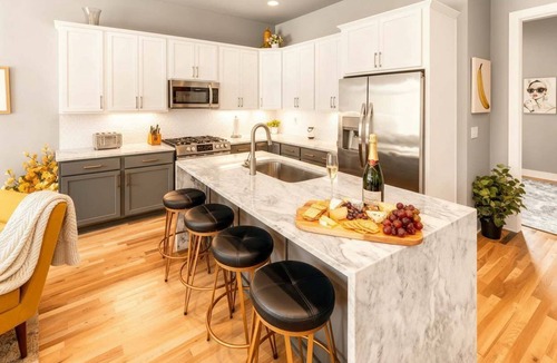 Haynes Area House | Summer rooftop lounge, fire pit, grill near Broadway and Nissan Stadium