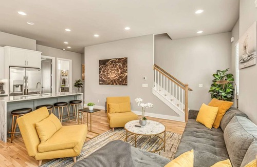 Haynes Area House | Summer rooftop lounge, fire pit, grill near Broadway and Nissan Stadium