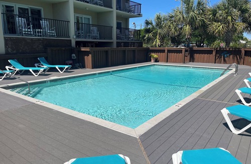 Wrightsville Beach Condo | Summer Sands- I'll Strand By You Room 201