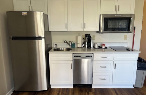 Wrightsville Beach Condo | Summer Sands- Shorely You Jest Room 206