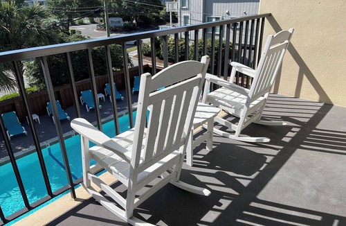 Wrightsville Beach Condo | Summer Sands- Poolside Pup Room 207