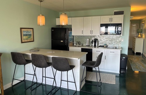 Wrightsville Beach Condo | Summer Sands- Isle Be There Room 406