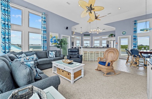 Brigands' Bay House | SUMMER SAVINGS - Canalfront Dog Friendly Home w/Hot Tub and Private Boat Dock