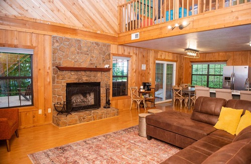 Sylva Cabin | Summer vacation in the mountains w/amazing views