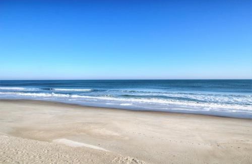 Wilmington Beach House | Sunflower House by Carolina Beach Realty