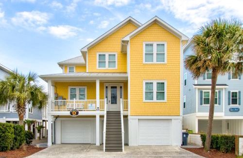 Wilmington Beach House | Sunflower House by Carolina Beach Realty