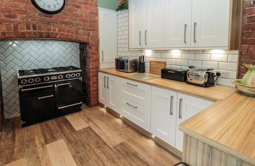 Whitley Bay Cottage | Sunflowers
