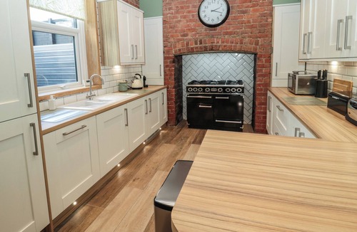 Whitley Bay Cottage | Sunflowers