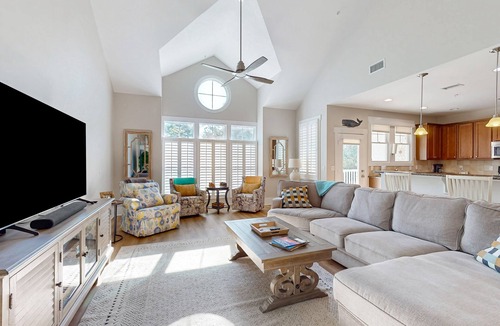 St. James Condo | Sunny condo near beach & Intracoastal with outdoor pool, balcony, washer/dryer