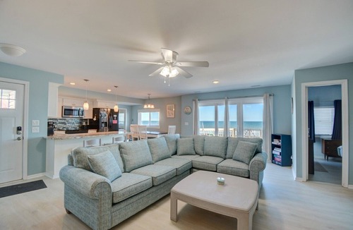 Surf City House | "Sunny Dayz" Dog Friendly OCEANFRONT Home - Topsail Island, NC