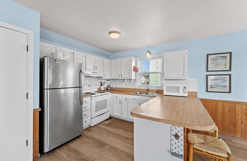 South Nags Head House | Sunny Delight | Semi-Oceanfront | South Nags Head | Sleeps 9