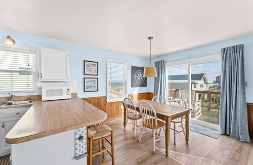 South Nags Head House | Sunny Delight | Semi-Oceanfront | South Nags Head | Sleeps 9