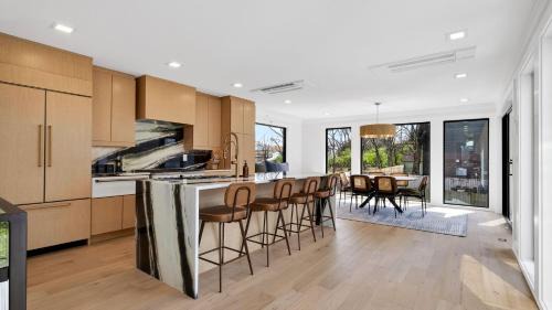 Talbot's Corner House | Sunrise in the City by AvantStay