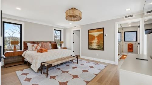 Talbot's Corner House | Sunrise in the City by AvantStay