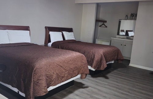 Paris Hotel | Sunrise Inn