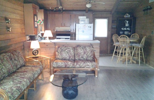 Minnesott Beach Cabin | Sunrise on the Porch - Vacation Cabin near Dawson Creek