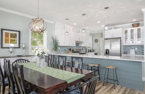 Straits House | Sunset Bay Retreat home