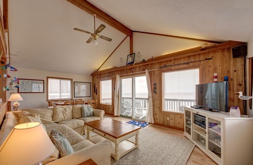 Brigands' Bay House | Sunset Club - Relaxing 3 Bedroom SoundFront Home in Frisco