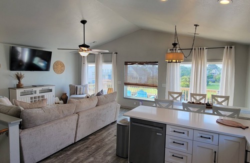 Colington Harbour House | Sunset on Soundview! Waterfront! Pool Access! Bring Your Boat!