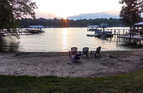 Barium Springs House | Sunset Serenity/Kayaks Included/Beach Fire Pit/Pier Fishing