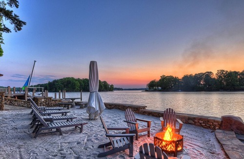 Mayhew House | Sunset Shores | 3 docks | sleeps 38 | Renovations completed! Beach Area